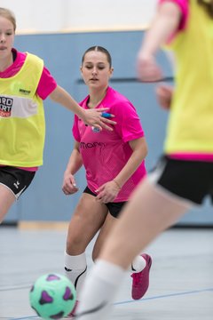 Bild 588 - B-Juniorinnen 2 Loewinnen Cup